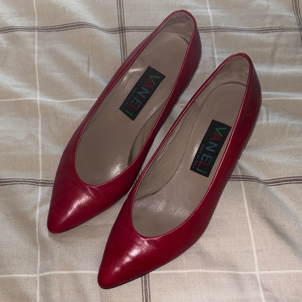 VANELI Women's Classic Pointy Red Heels